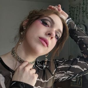 Meet your Posher, Juliette